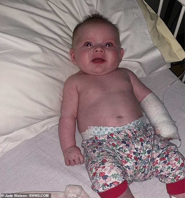 İngiltere�nin en genç Koronavirüs vakası 12 haftalık bebek