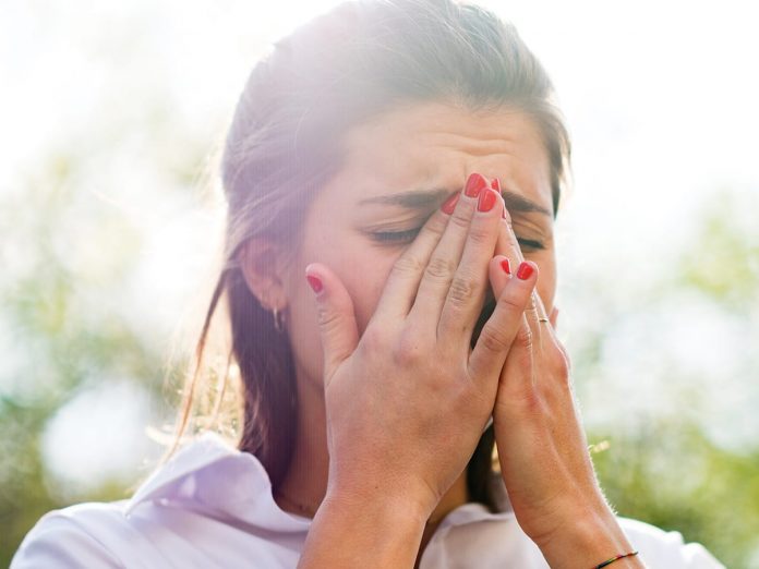 Headache and cold due to allergy to tree pollen
